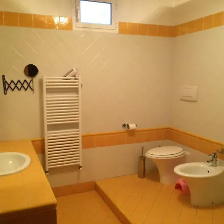 Villa Con Piscina A Imperia, Italy