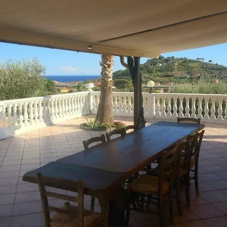 Con Piscina A Imperia, Italy Villa
