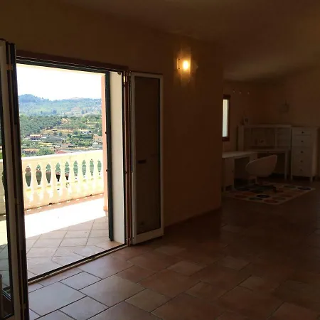 Villa Con Piscina A Imperia, Italy Imperia