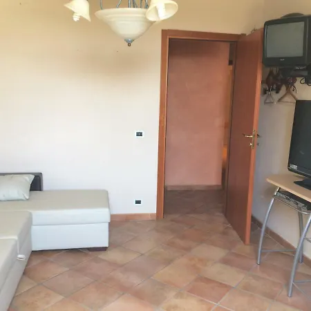 Villa Con Piscina A Imperia, Italy *