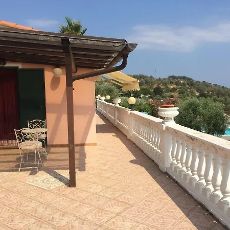 Villa Con Piscina A Imperia, Italy Imperia